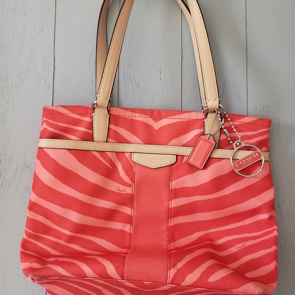 Coach Bag - Picture 2 of 8